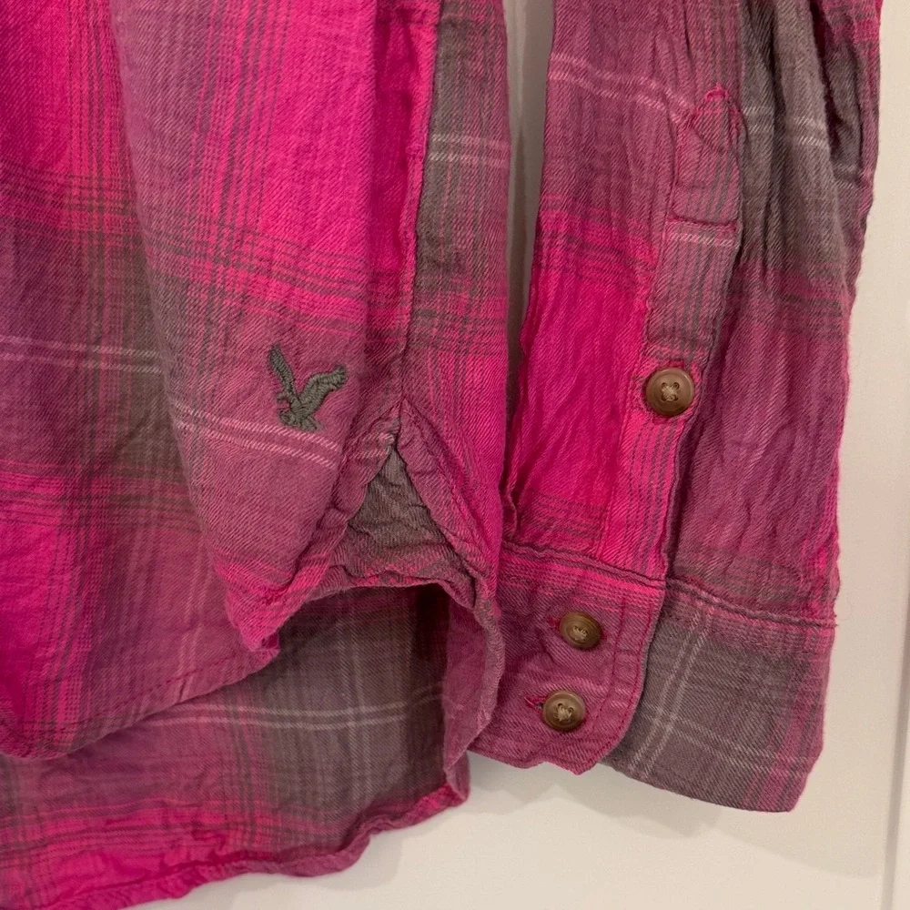 AEO Women's‎ Vintage Boyfriend Button Down Shirt
